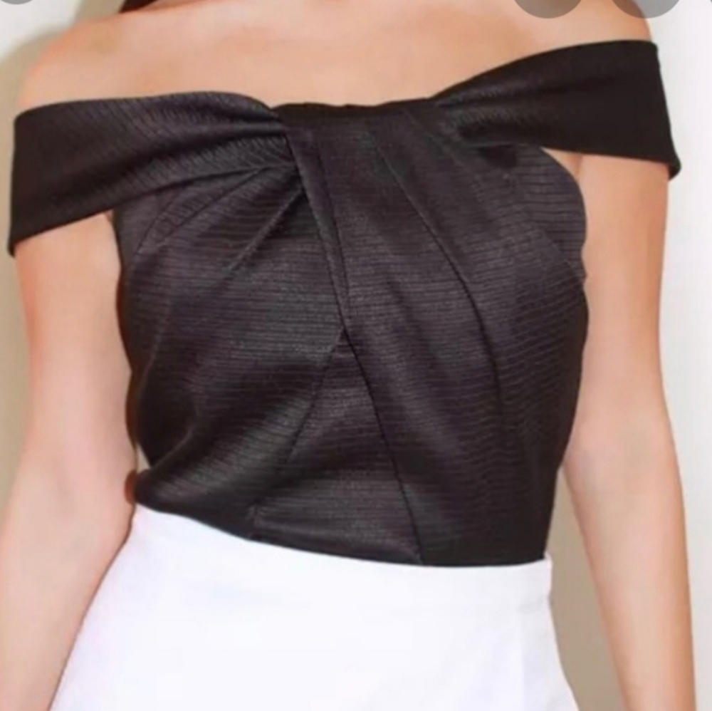 Shilla The Label Floral Off Shoulder Top NWT